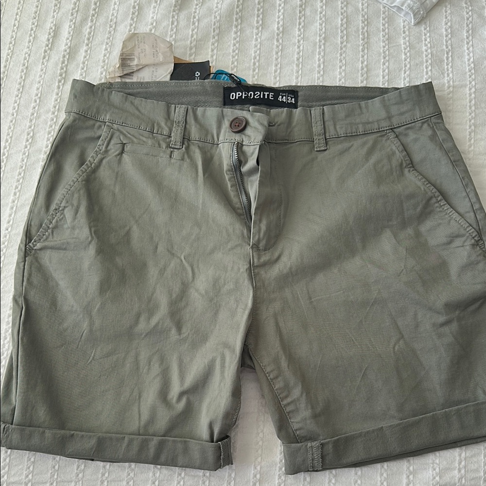 NWT Gray Flat Front Chino Shorts folded hem